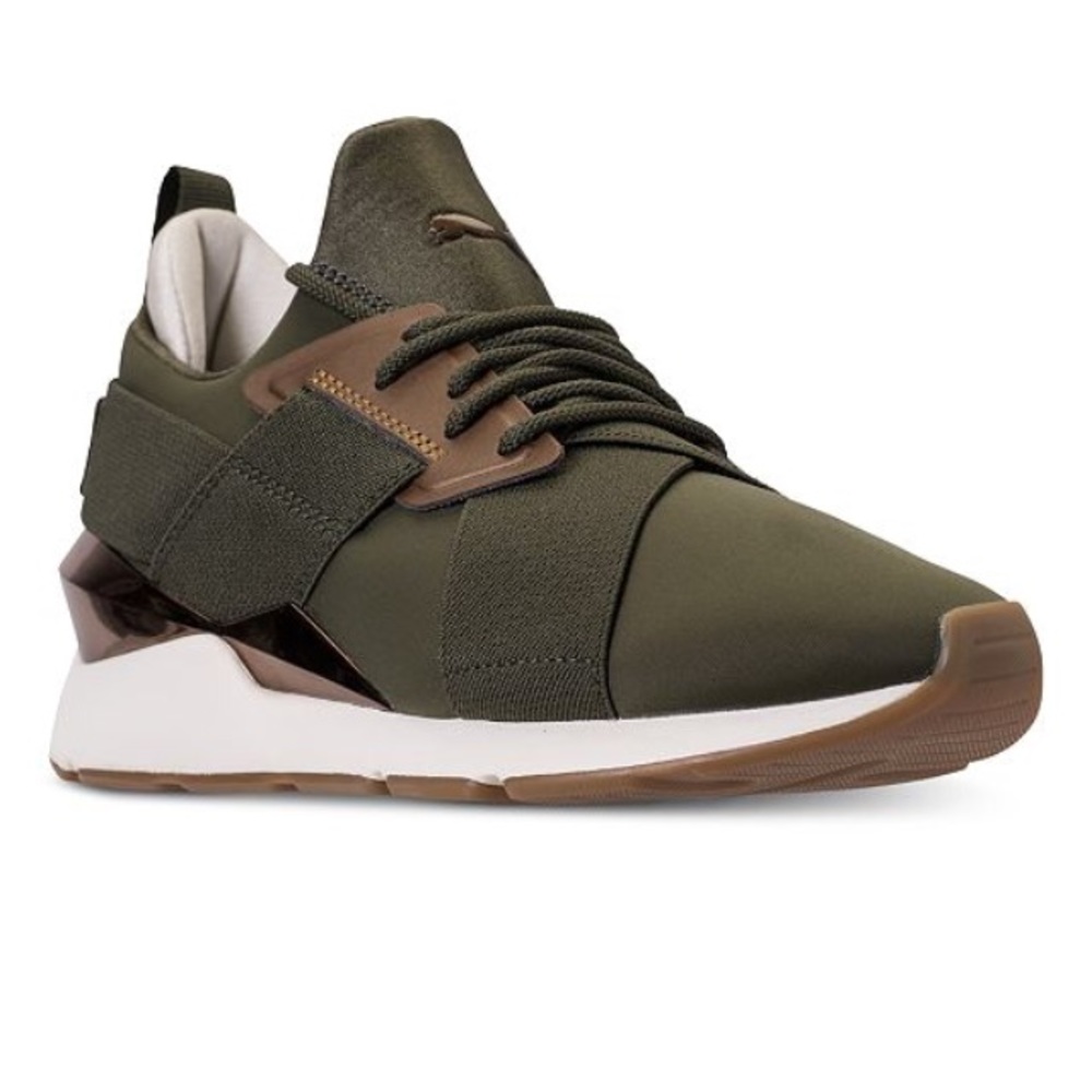 Puma Sneakers